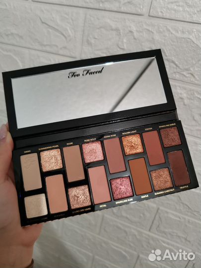 Палетка теней Too faced