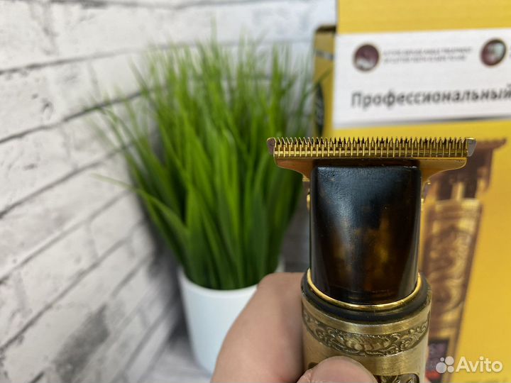 Триммер с дисплеем 