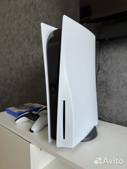 Sony Playstation 5 с дисководом 2 джойстика