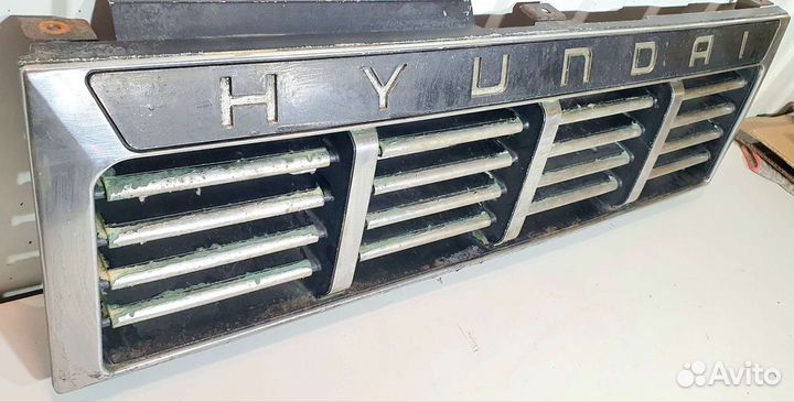 Решетка радиатора Hyundai Galloper I