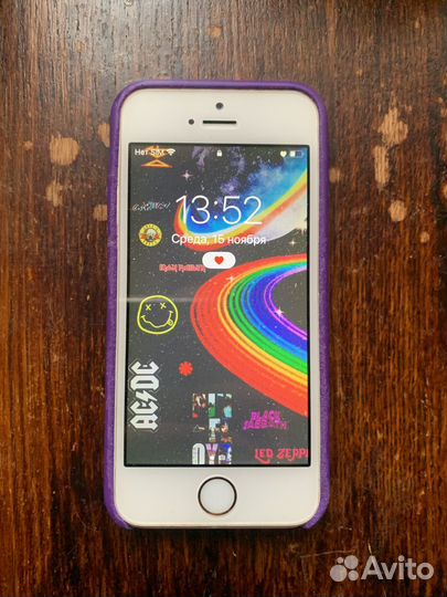 iPhone SE, 64 ГБ