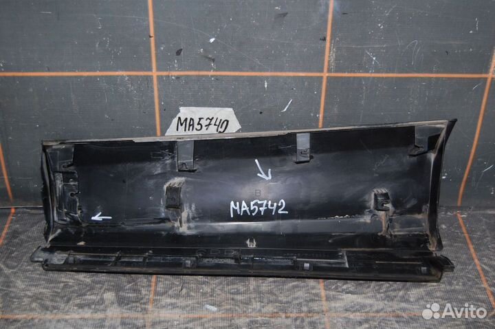 Накладка двери задней правой - Toyota RAV 4