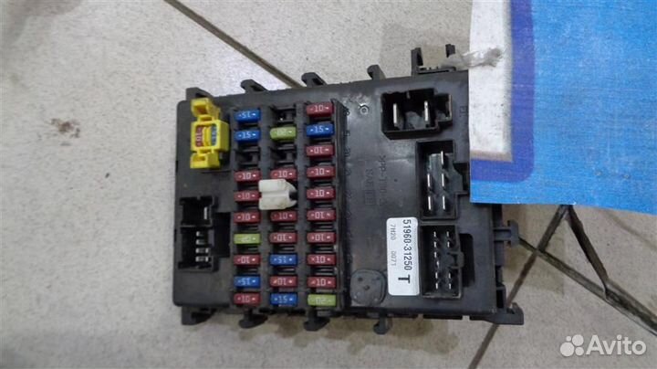 Блок предохранителей салонный Nissan Almera Class