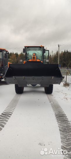 Фронтальный погрузчик UMG WL30, 2023