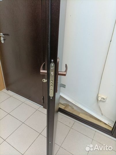 Дверь входная металлическая новая утепленная