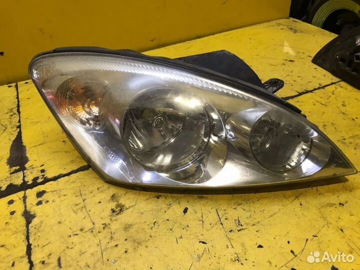 Фара правая Kia Ceed