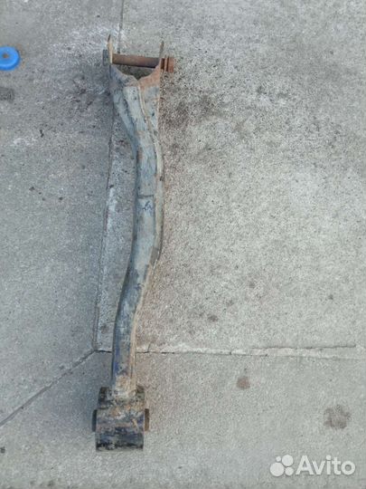 Mitsubishi Pajero 3 задний продольный рычаг левый