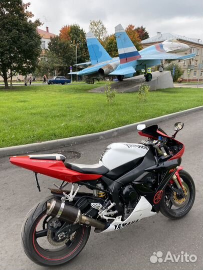 Ямаха R 1