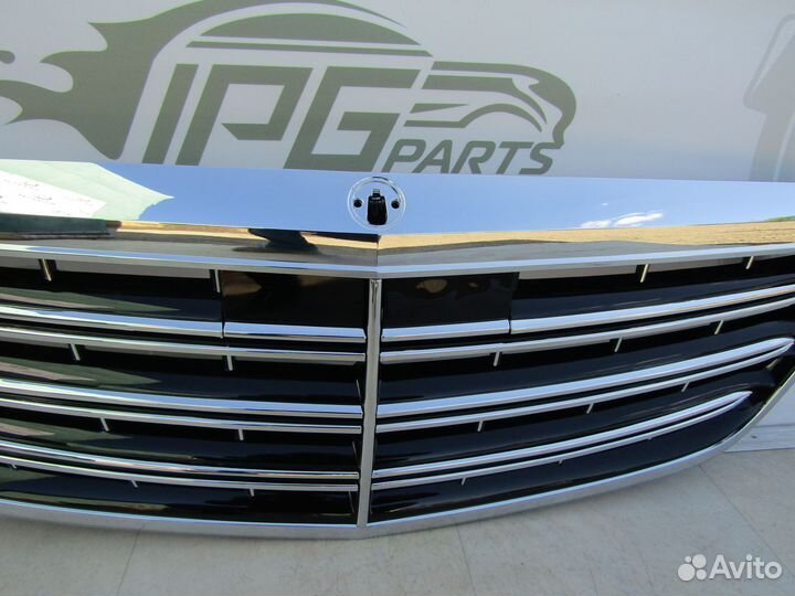 Решетка радиатора Mercedes A2228802400