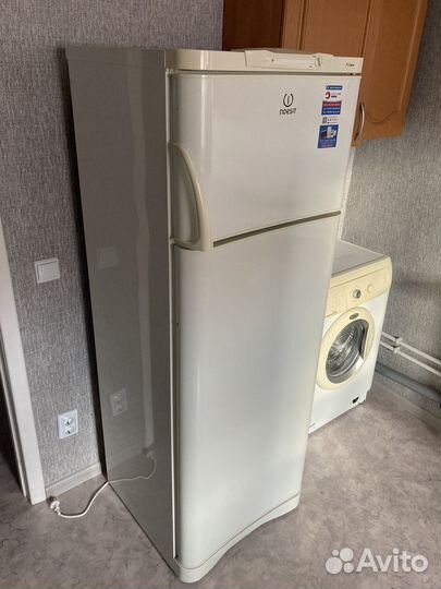 Холодильник Indesit