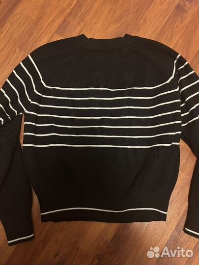 Свитер женский