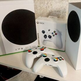 Xbox series s с 2 геймпадами