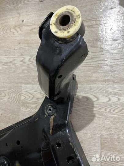 Подрамник Ford Focus 3