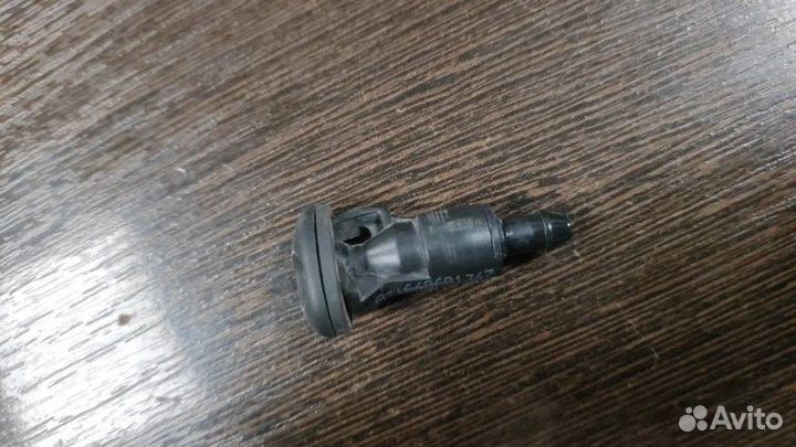 Форсунка омывателя Mercedes Gl 320 Cdi 164 642.940