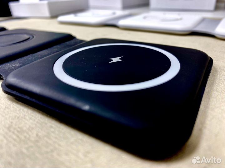 TFN MagTrio (беспроводная зарядная станция 3в1)