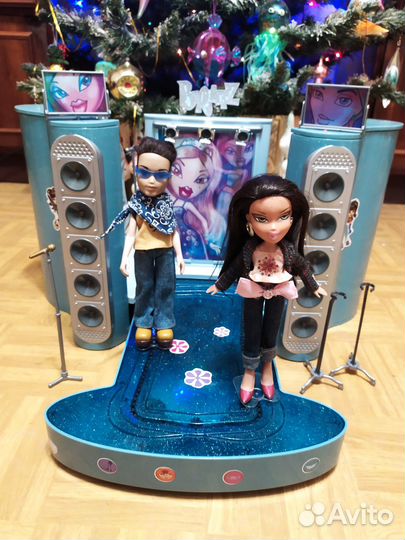 Подиум для кукол Братц Bratz 2003 год MGA