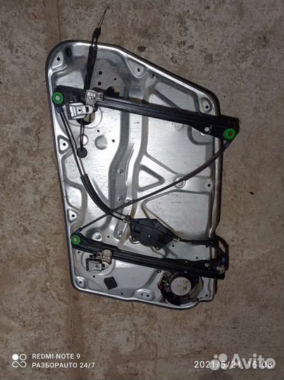 Стеклоподьемник передний R пассат б5