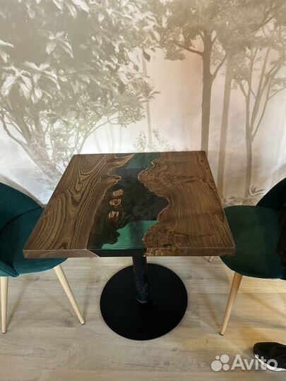 Стол из эпоксидной смолы и слэба карагач дуб граб
