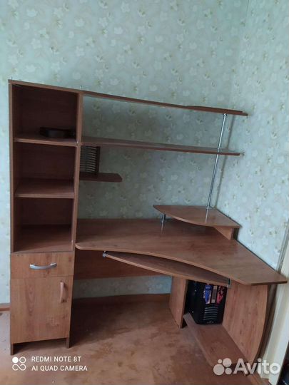 Компьютерный стол, уголок школьника