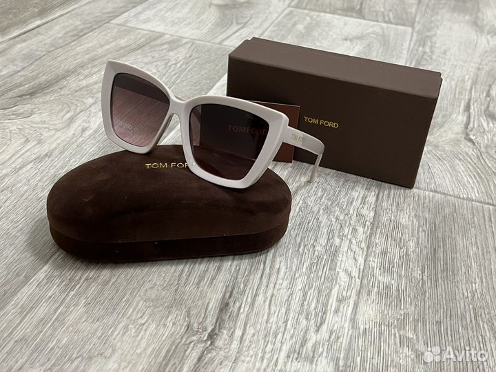 Солнцезащитные очки tom ford