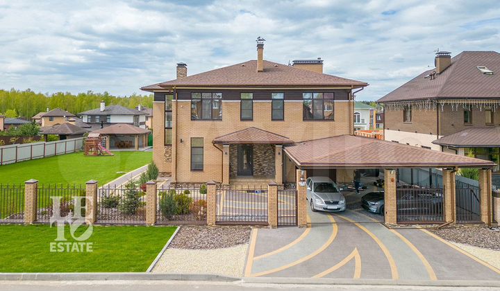 Дом 305 м² на участке 16,7 сот.