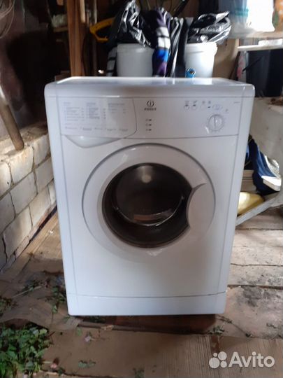 Стиральная машина indesit