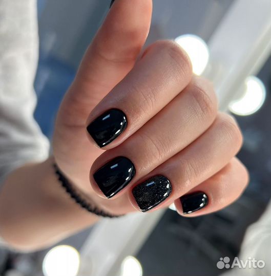 Педикюр с покрытием лаком