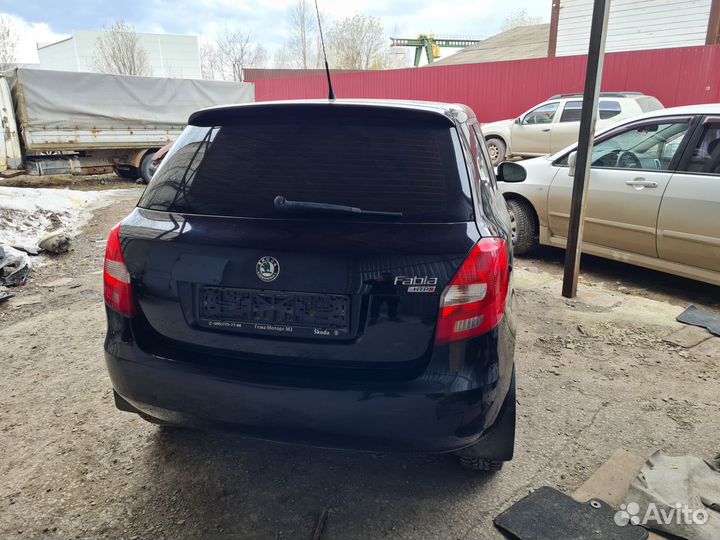В разборе Skoda Fabia 1.2 MT, 2010