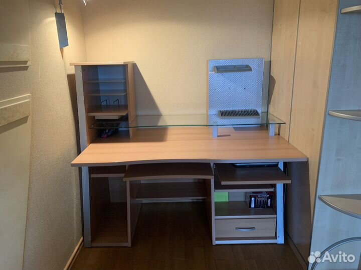 Компьютерный стол