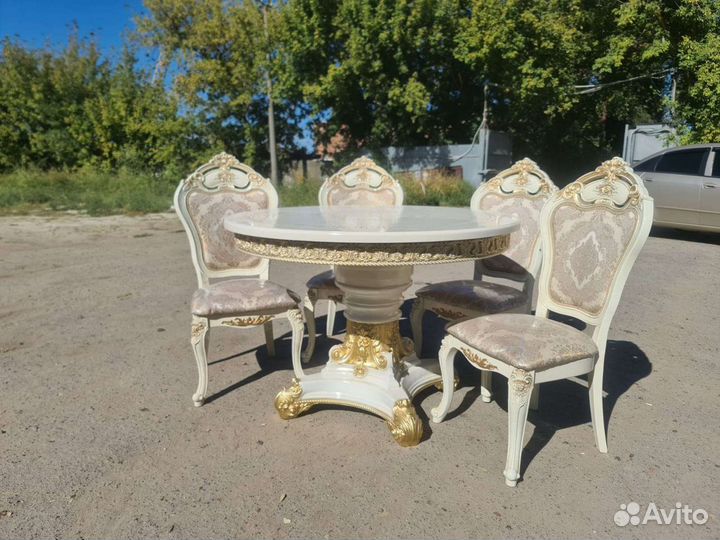 Столы и стулья