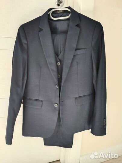 Школьный костюм на мальчика тройка