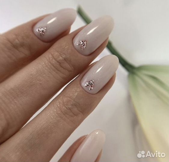 Нужна модель на маникюр