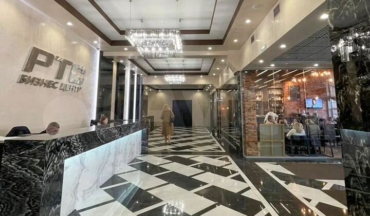 Кафе при входе в бц 79 м²