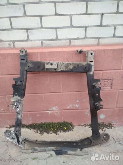 Подрамник Рено Логан 1