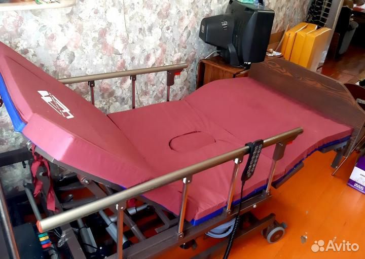 Медицинская кровать мет для лежачих больных рассро