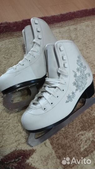 Коньки фигурные детские 33 размер
