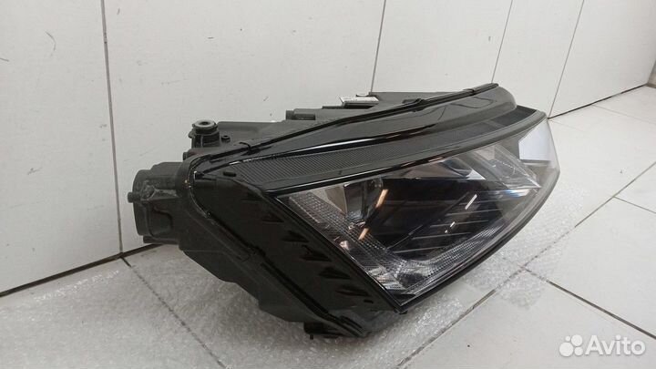 Фара правая Skoda Octavia