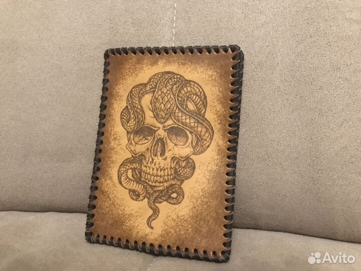 Кожаная обложка для паспорта