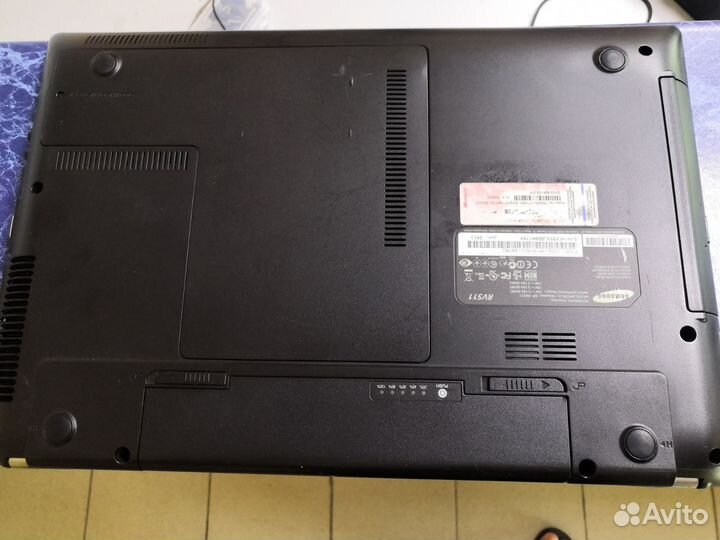 Samsung 15.6/intel i3/4яд/5gb/320gb/nvidia 315-1gb