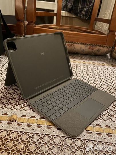 Чехол-клавиатура Logitech Folio touch
