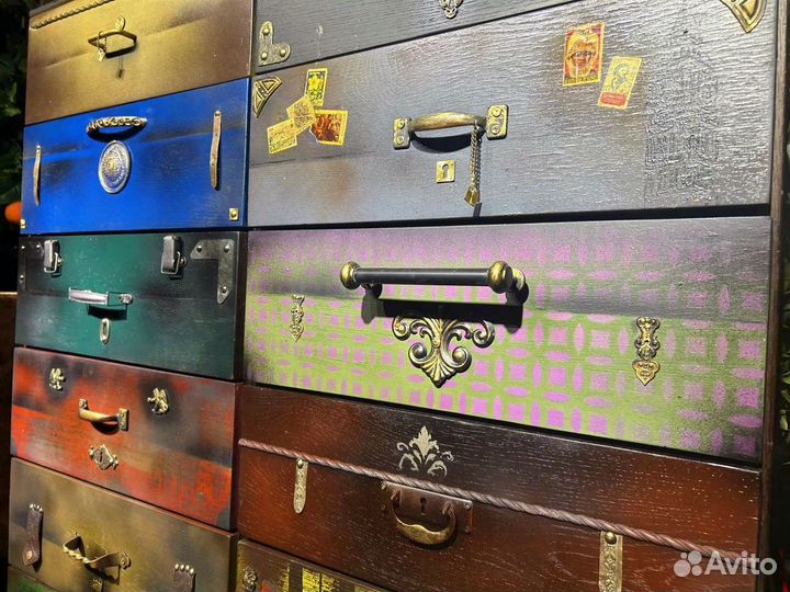 Комод авторский с чемоданами