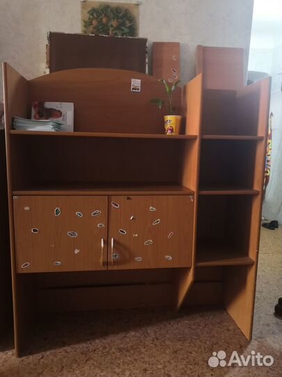 Письменный стол для школьника со шкафом бу