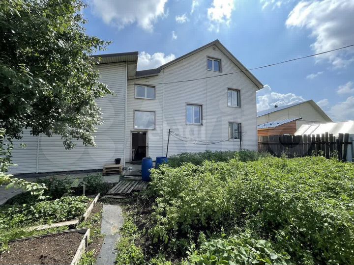 Коттедж 174 м² на участке 9,6 сот.