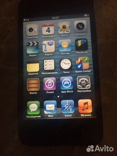 Плеер iPod touch 4