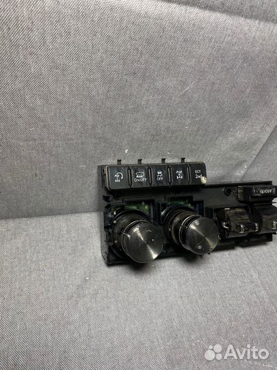 Панель управления подвеской LexusLX 570