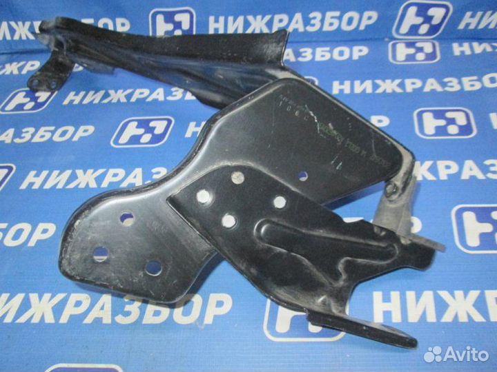 Кронштейн фар левый Mercedes C W204 2007-2015