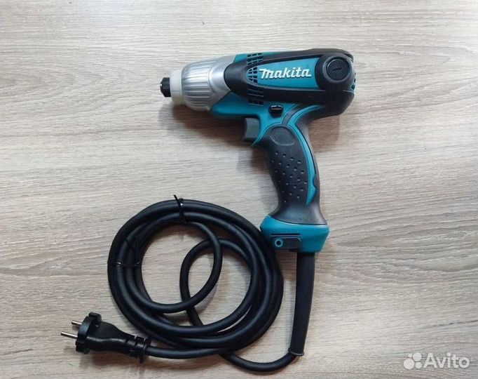Импульсный шуруповерт / Винтоверт Makita TD0101