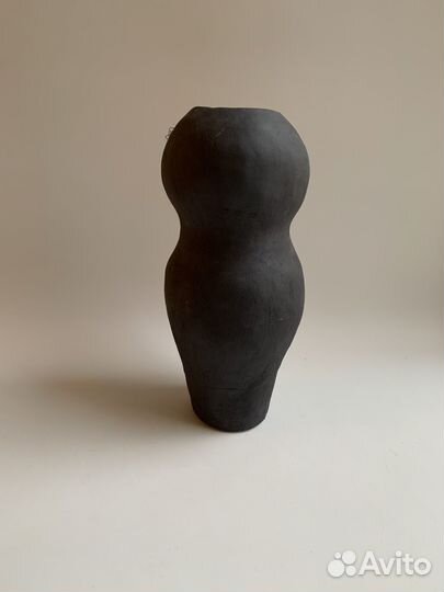 Скульптурная интерьерная ваза