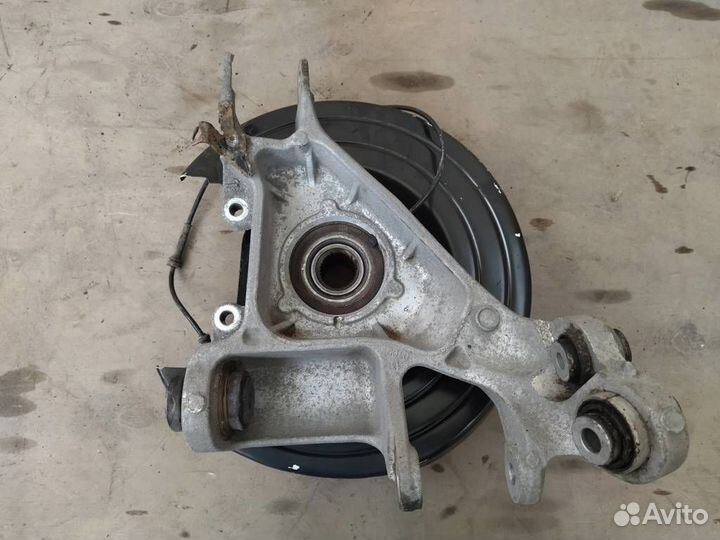 Кулак задний левый Range Rover Sport 2 L494