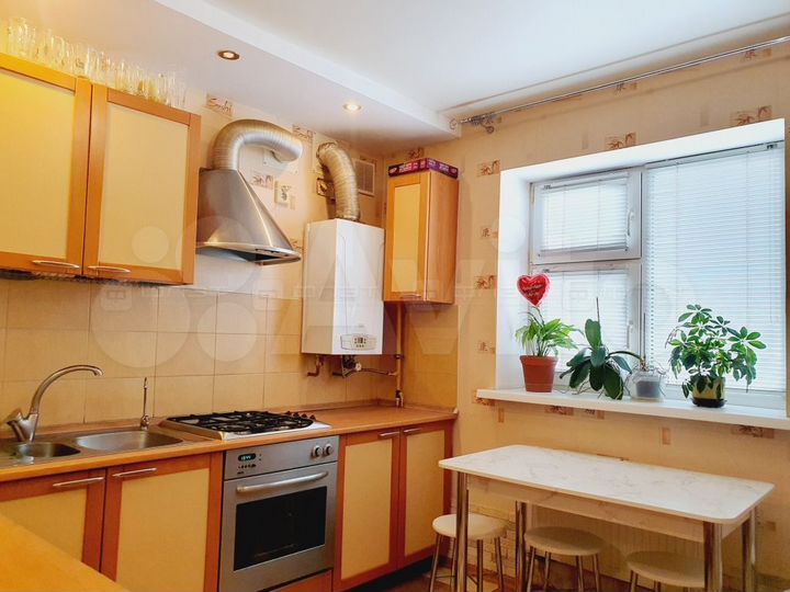 3-к. квартира, 77,1 м², 1/4 эт.